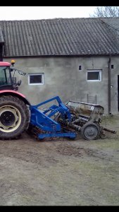 Agregat uprawowo-siewny