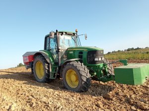 John Deere 6830 & Rauch Axis 30.1