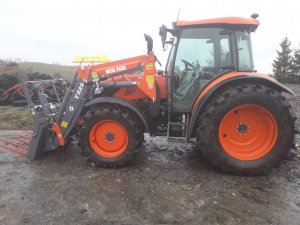 Kubota m8560