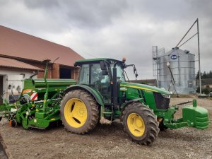 John Deere 5090M / Amazone AD 3000