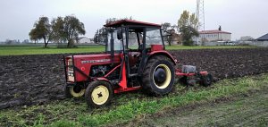 Ursus C-360 i pług ug 3 