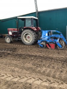 Case 845 & Agrolift 3m