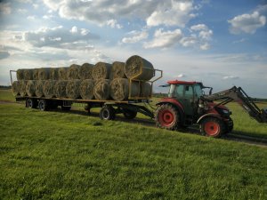 Kubota zwożenie siana