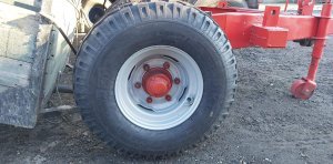 BKT 11.5/80-15.3 na feldze Starco 9.00-15.3