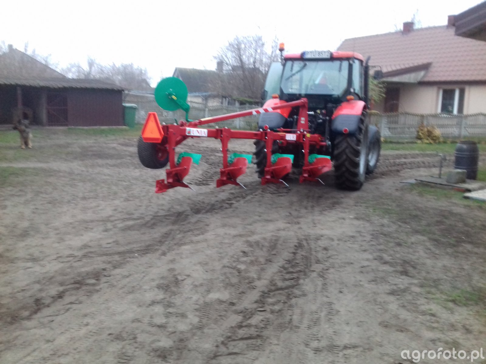 Unia Tur 120 B 40 4 + - Zdjęcie Pługa Id:791906 - Galeria Rolnicza Agrofoto