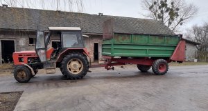 Zetor i rozrzutnik obornika brimont.