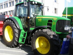 John Deere 6630