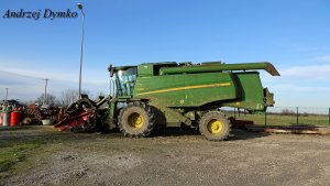 John Deere W550