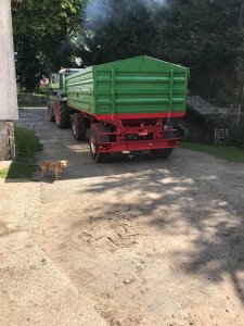 Przerobiona przyczepa IFA na wzór Pronar