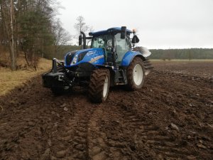 New Holland t6. 180 DC i  Kverneland LM100