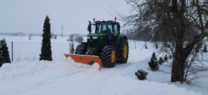 John Deere 6195M