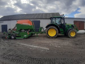 John Deere 6130M i Amazone Cirrus