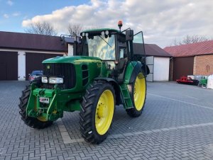 John Deere 6530