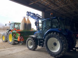 New Holland T5