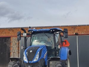 New Holland T6.125S i fanfara