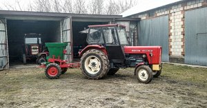 Ursus C-360 i rozsiewacz kos