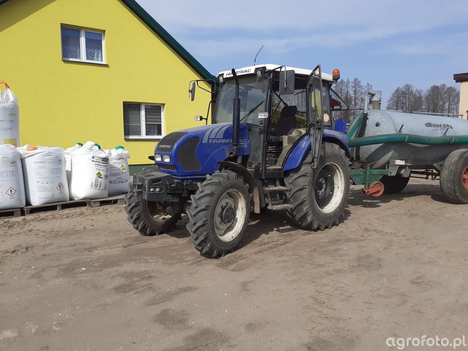 Farmtrac 70 4wd & beczkowóz benken