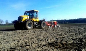 JCB 3220 & Agregat uprawowo-siewny