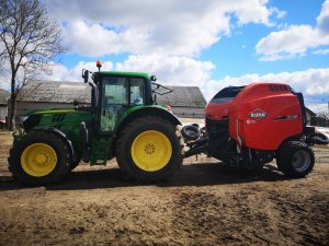 JD 6120M i KUHN VB3165