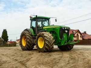 John Deere 8220