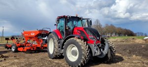 Valtra T194/ Kuhn espro 3000