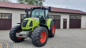 Claas Arion 640