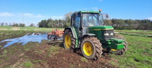 John Deere 6310 z Gruberem Agrofactory