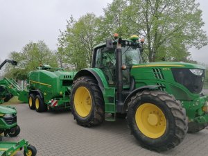 John Deere C441R