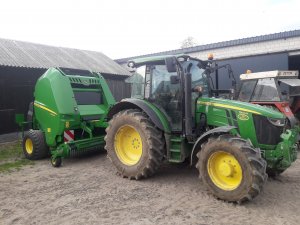 John Deere V451M