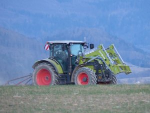 Claas Arion 430