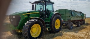 John Deere 7830