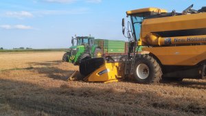 New Holland TC 5040 i John Deere 6195M