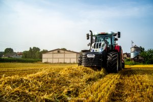 Steyr Terrus 6270 CVT & Kuhn