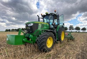 John Deere 6175M