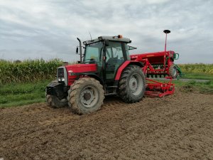 MF 6140 z zestawem uprawowo siewnym