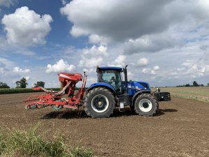 New Holland T7.230AC & Kverneland