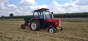 Ursus C-360 i rozsiewacz kos