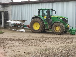 John Deere 6195M