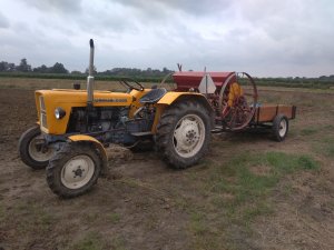 ursus C-330 z siewnikiem konnym