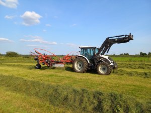 Valtra A104 kuhn GA 7501