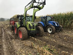 Claas Arion 450 i New Holland T5 120