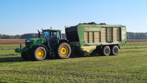 John Deere 6195M i Krone MX370GD