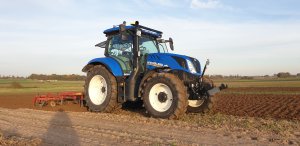 New Holland T6.125s & Unia Kos