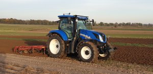 New Holland T6.125s & Unia Kos