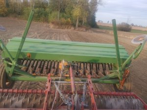 Siewnik Amazone D8 i agregat uprawowy Rau