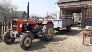 Ursus C-330M i rozrzutnik