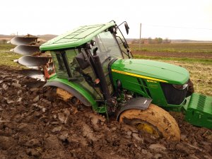 John Deere 5085M