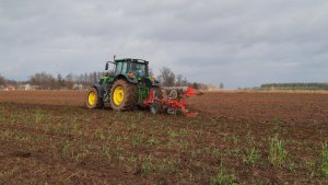 John Deere 6195M i Unia Ibis XM