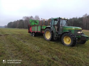 John Deere i rozrzutnik