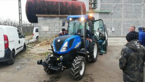 Wystawa maszyn sadowniczych - New Holland T4.80N